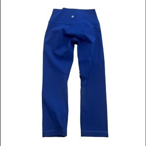 Lululemon Training Crop 21” in Size 4